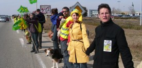 Alain Refalo lors de la chaîne humaine pour la sortie du nucléaire le 11 mars à Orange