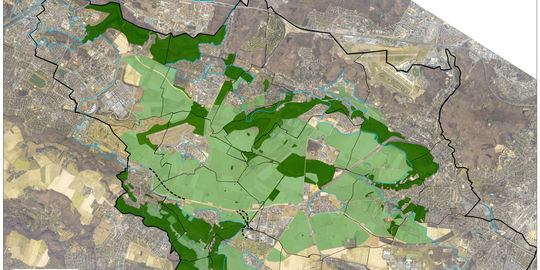 Projet de zone de protection naturelle, agricole et forestière, au 7 décembre 2011. En vert clair, les zones agricoles, en vert foncé les zones naturelles.