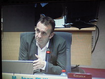 Jean-Philippe MAGNEN prends la parole dans l'hémicycle