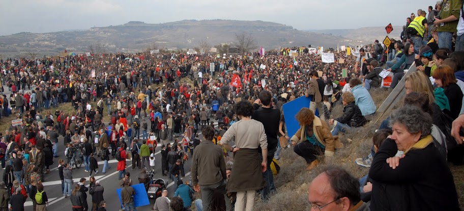 26 février, Villeneuve-de-Berg, plus de 15 000 manifestants. - photo Olivier Sébart