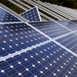 Installing_solar_panels_(3049032681)