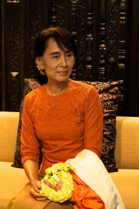 400px-Aung_San_Suu_Kyi_-_World_Economic_Forum_on_East_Asia_2012