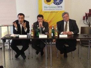 De gauche à droite Czem Özdemir, Pascal Durand et Reinhard Butikofer