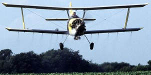 784px-Crop_Duster
