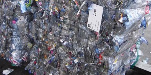 Bouteilles plastiques pretes à être recyclées cc-Antoinetav