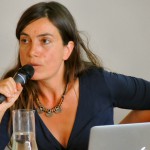 Agnès Sinaï est journaliste indépendante (<em>Actu-environnement, Ecologik, Le Monde diplomatique, La Revue durable</em>) et maître de conférences à l’Institut d’études politiques de Paris.
Elle nous a parlé de permaculture, des paysages comestibles, du modèle des villes en transition, de "Fukushima, fin de l’Anthropocène" le N° 12 d'Entropia, la revue d'étude théorique et politique de la décroissance, ...
