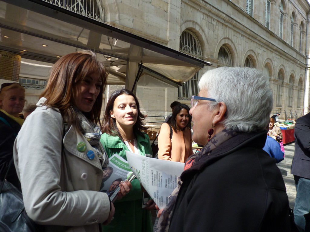 Sandrine Bélier et Cécile Duflot -marché Besancon