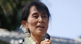 Aung_San_Suu_Kyi_gives_speech-302x150