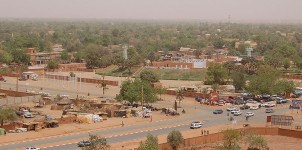 800px-Niamey_from_grand_mosque_theatre_2006