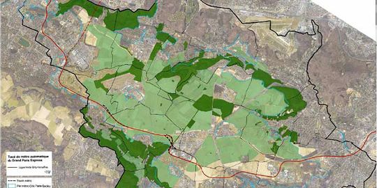 En vert, les zones agricoles ; en vert foncé, les zones naturelles et forestières ; en rouge, le tracé prévu du futur métro Grand Paris Express.