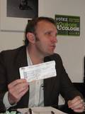 Jean Philippe présentant le billet Angers-Cholet acheté pour le président Sarkozy, suite à notre invitation mi décembre