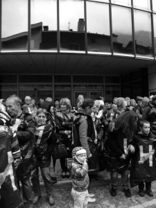 Rassemblement citoyen devant l'hôpital de Moûtiers
